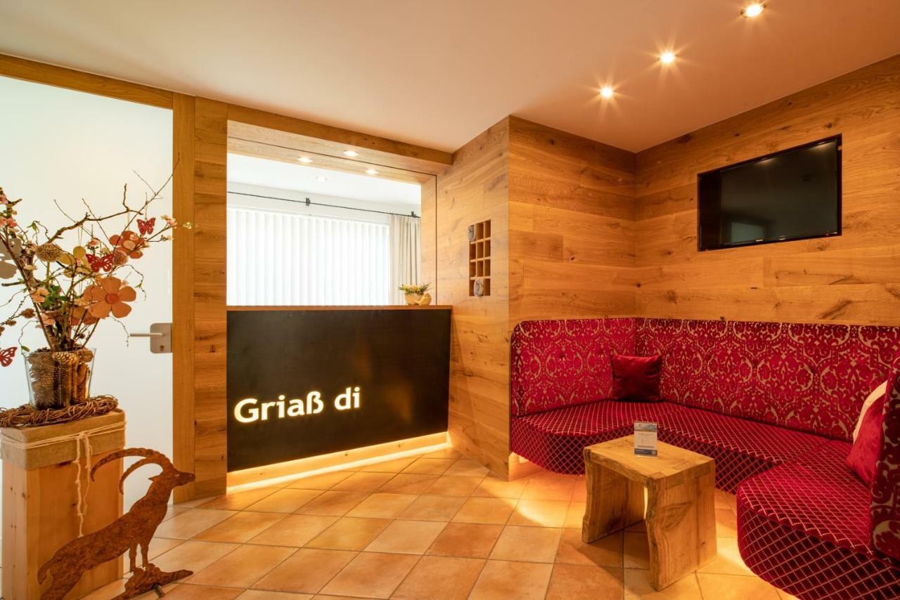 Apparthotel Alpenchalet Neukirchen am Grossvenediger Exterior photo